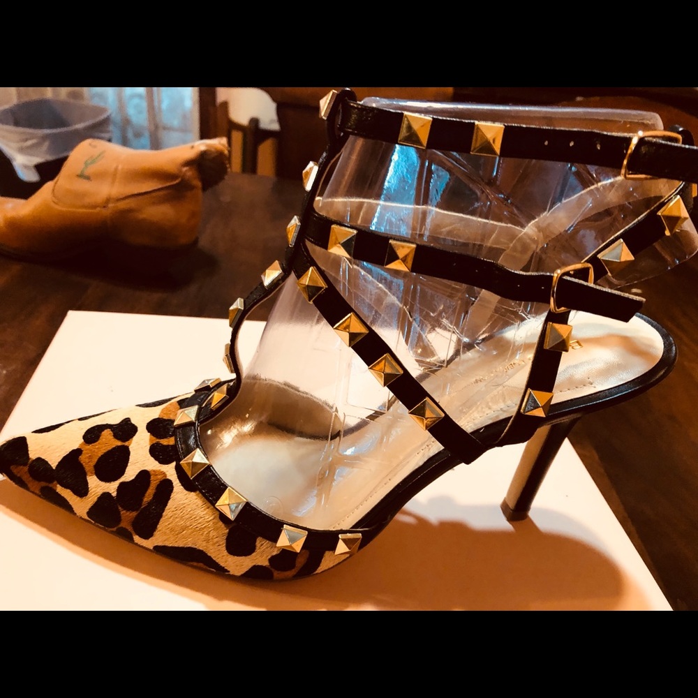 Bcbg new very sexy comfortable small 3 inch heel